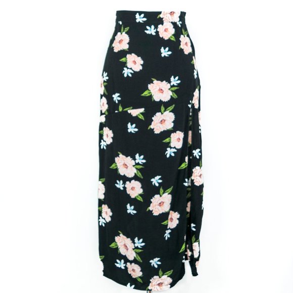 Topshop Dresses & Skirts - Topshop Black Floral Midi Skirt